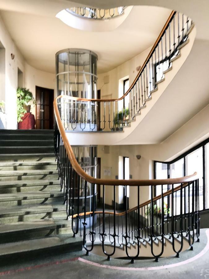 Spacious Bauhaus Icon Flat With Fitness Room In Central Buda, Close To The River And Margaret Island Budapest Exteriör bild
