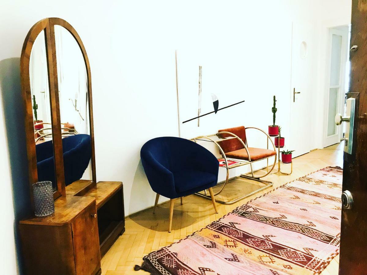 Spacious Bauhaus Icon Flat With Fitness Room In Central Buda, Close To The River And Margaret Island Budapest Exteriör bild